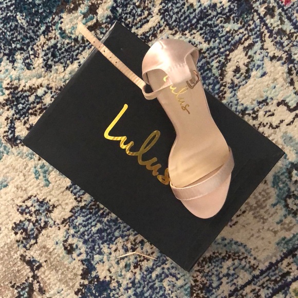 Lulus Shoes - Lulus champagne heels